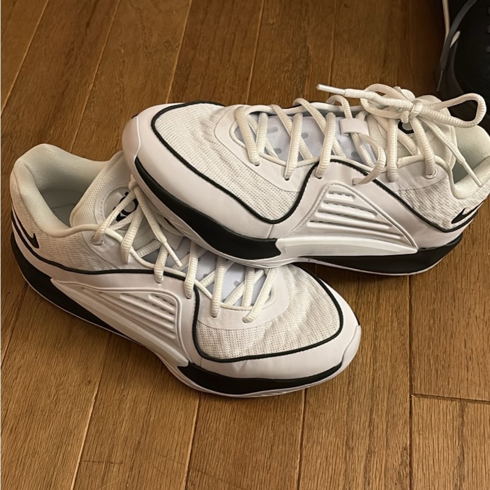 Nike KD 16 Basketball shoe